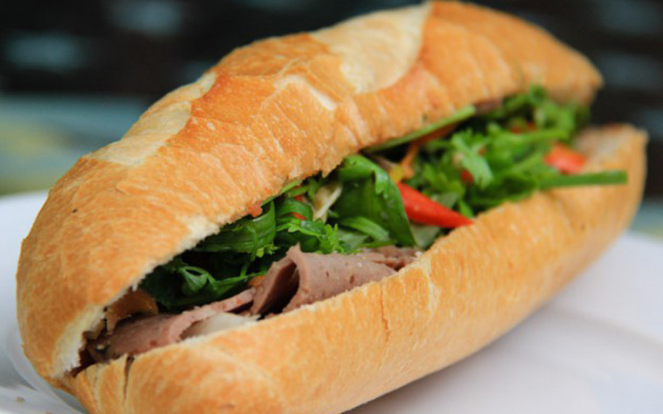 bánh mì chả bò 
